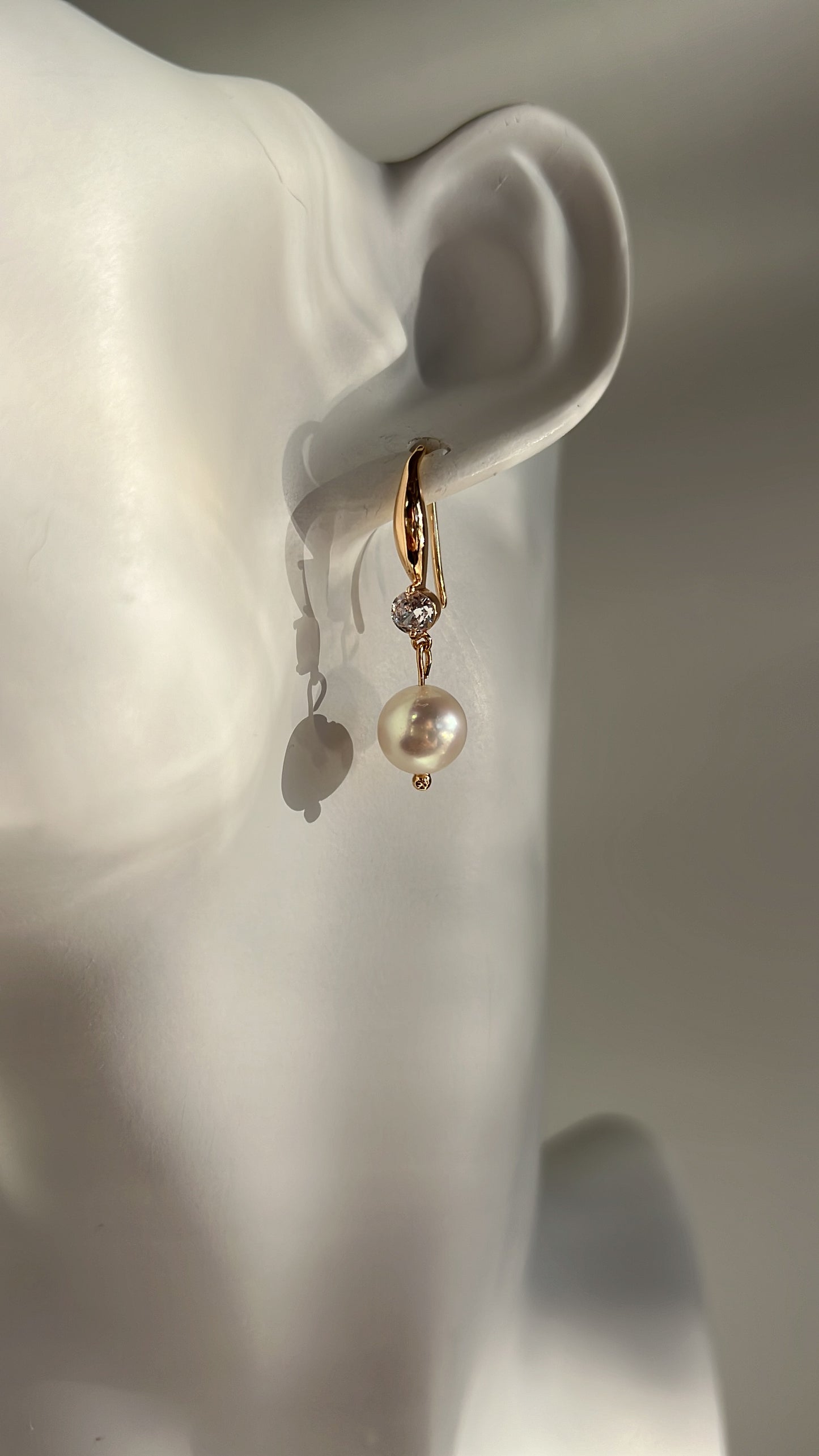 Bright • Earrings • Pearl & 18K Gold Plated